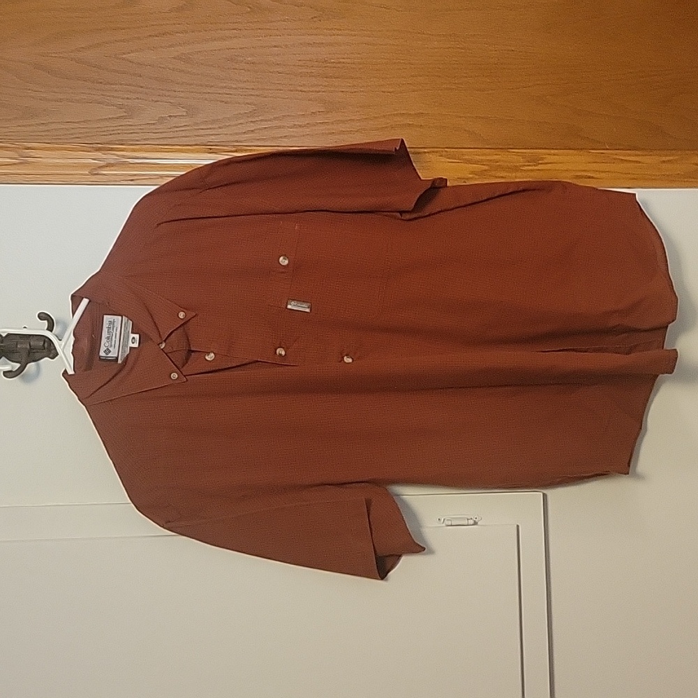 Men's Columbia short sleeved shirt